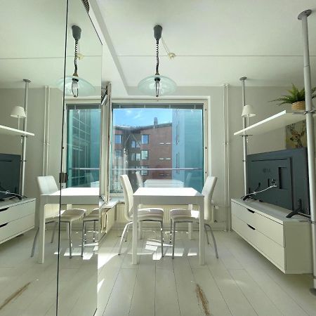 Luminous Studio 15Min To Center With Wifi & Netflix Apartment เฮลซิงกิ ภายนอก รูปภาพ