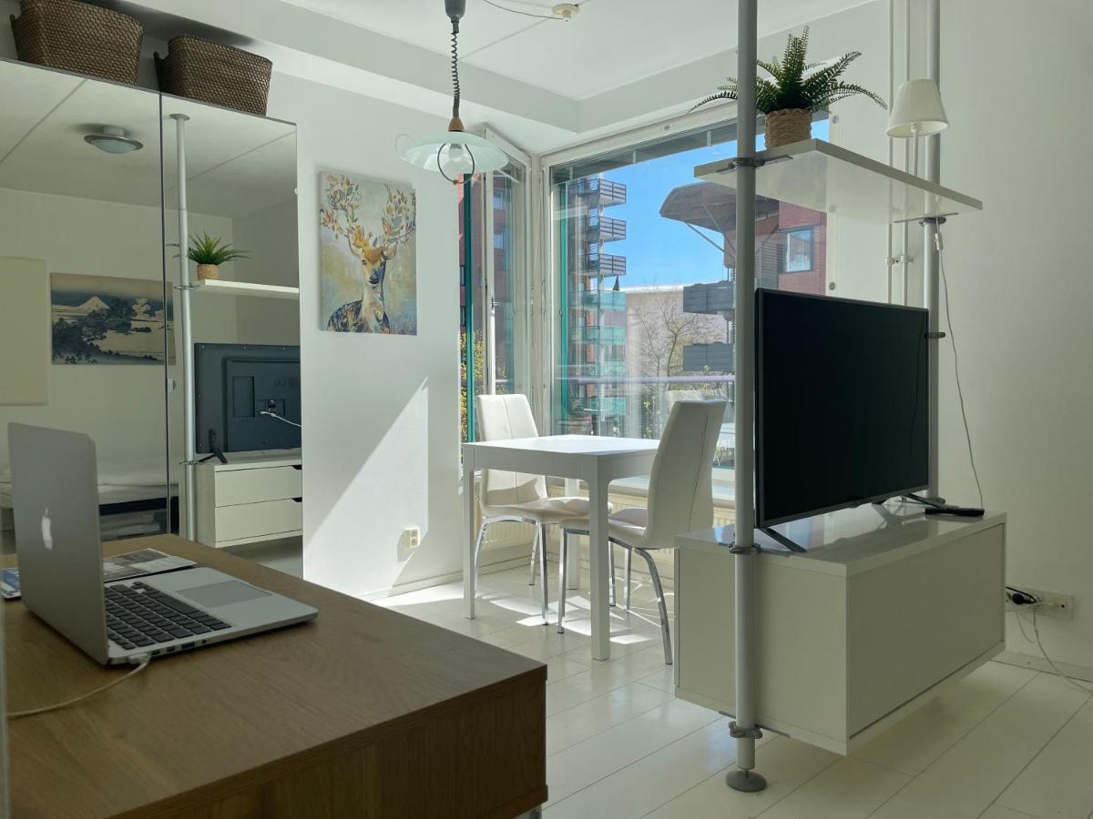 Luminous Studio 15Min To Center With Wifi & Netflix Apartment เฮลซิงกิ ภายนอก รูปภาพ