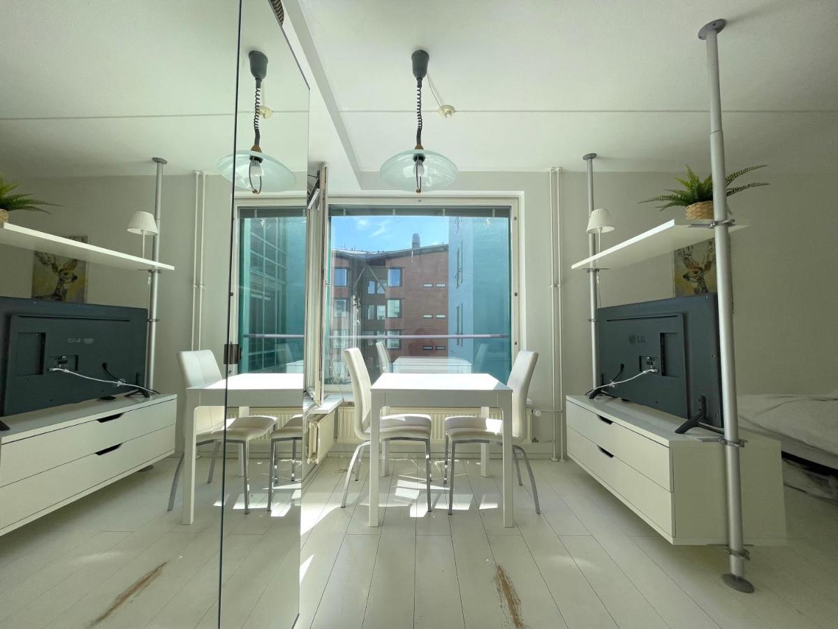 Luminous Studio 15Min To Center With Wifi & Netflix Apartment เฮลซิงกิ ภายนอก รูปภาพ